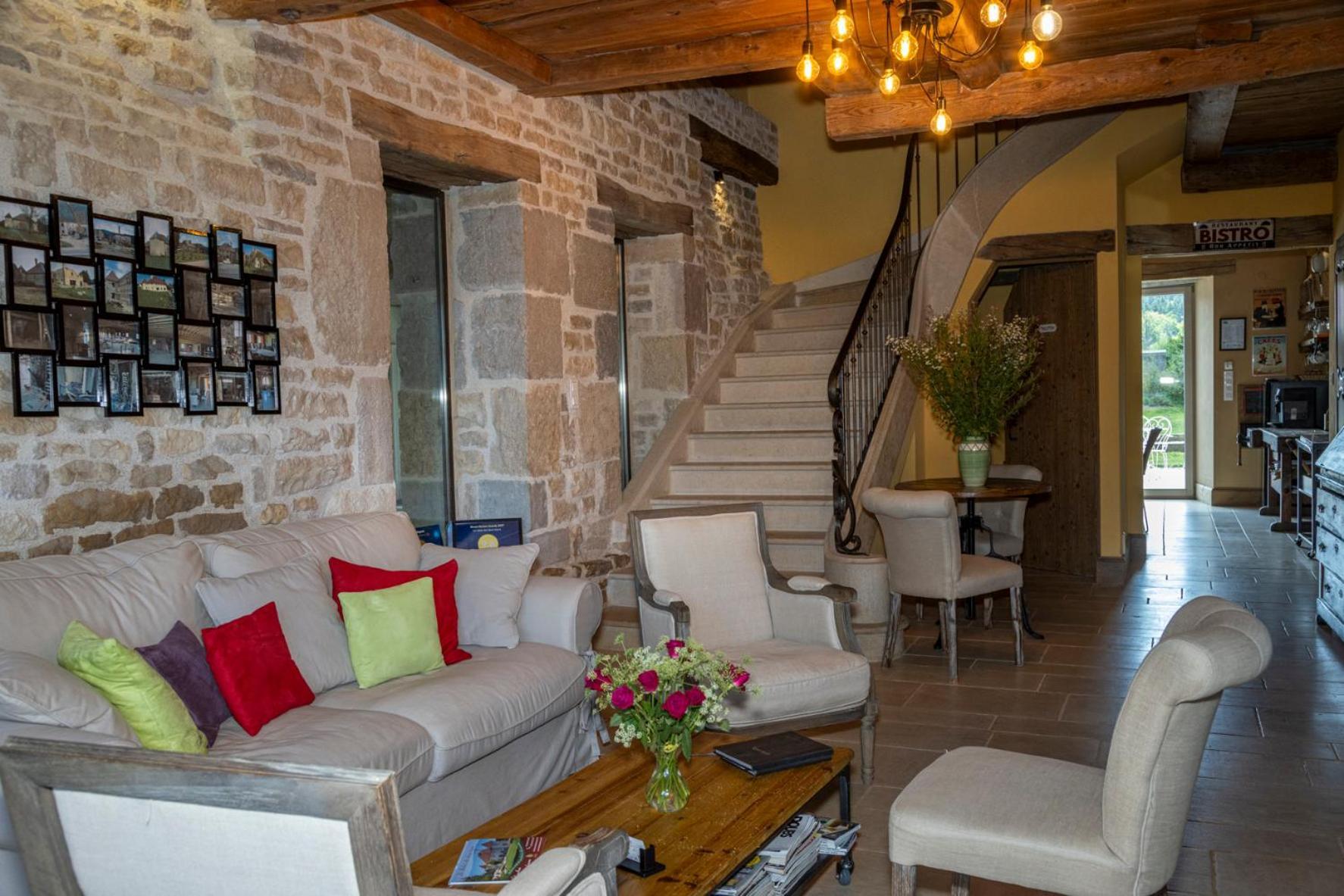 Le Relais Des Deux Tours Bed & Breakfast Brémondans Dış mekan fotoğraf
