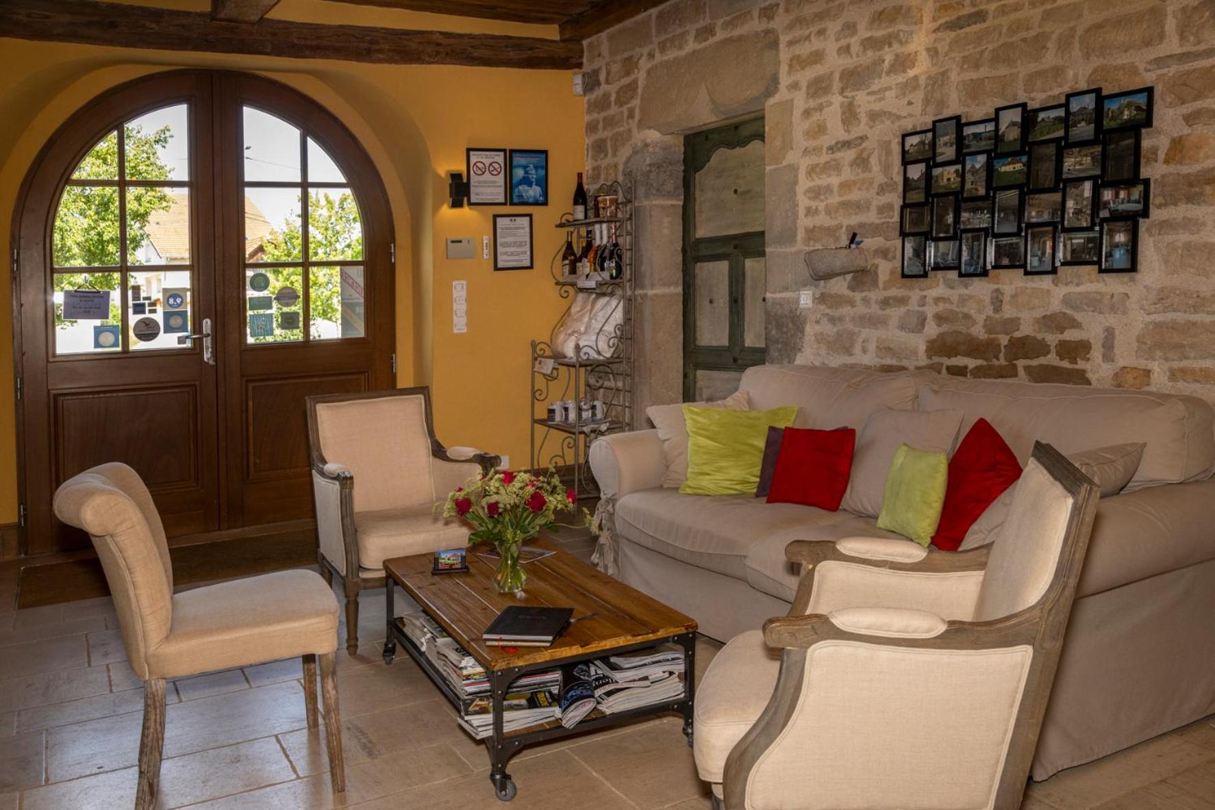 Le Relais Des Deux Tours Bed & Breakfast Brémondans Dış mekan fotoğraf