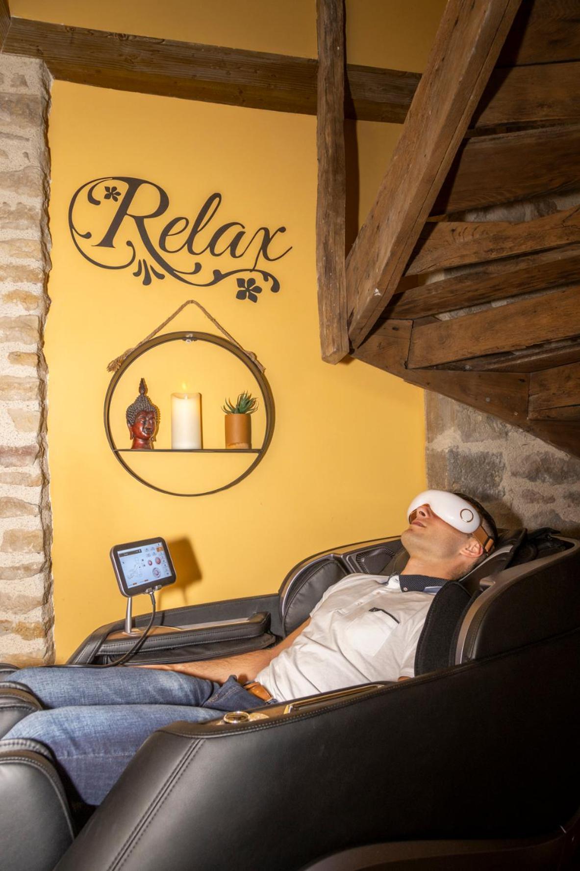 Le Relais Des Deux Tours Bed & Breakfast Brémondans Dış mekan fotoğraf
