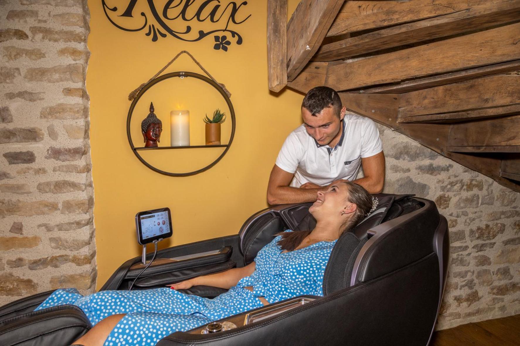 Le Relais Des Deux Tours Bed & Breakfast Brémondans Dış mekan fotoğraf