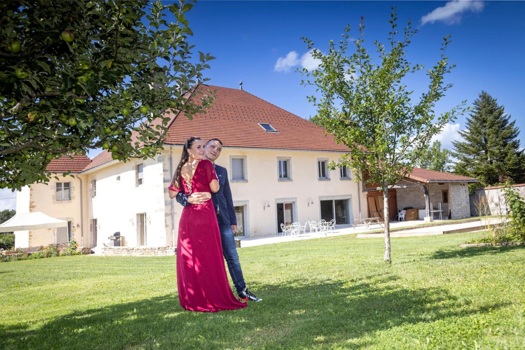 Le Relais Des Deux Tours Bed & Breakfast Brémondans Dış mekan fotoğraf