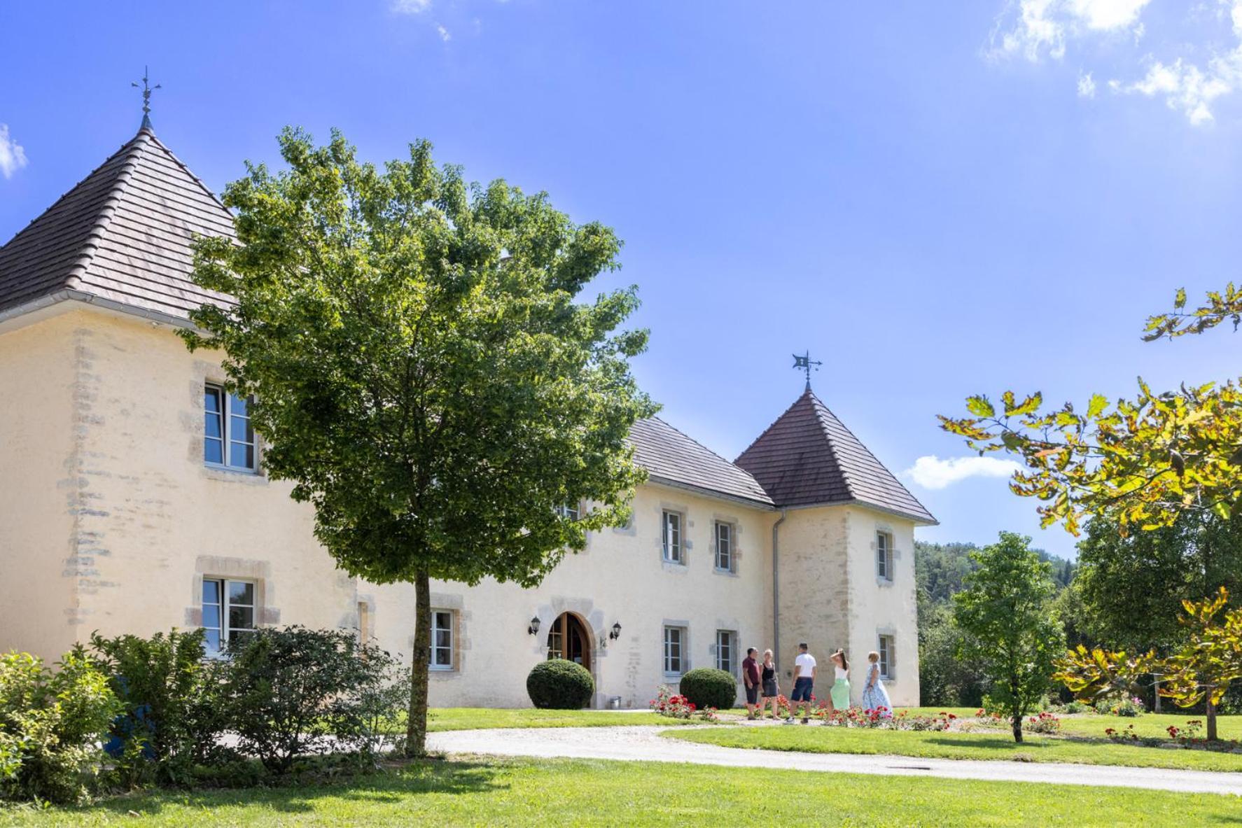 Le Relais Des Deux Tours Bed & Breakfast Brémondans Dış mekan fotoğraf
