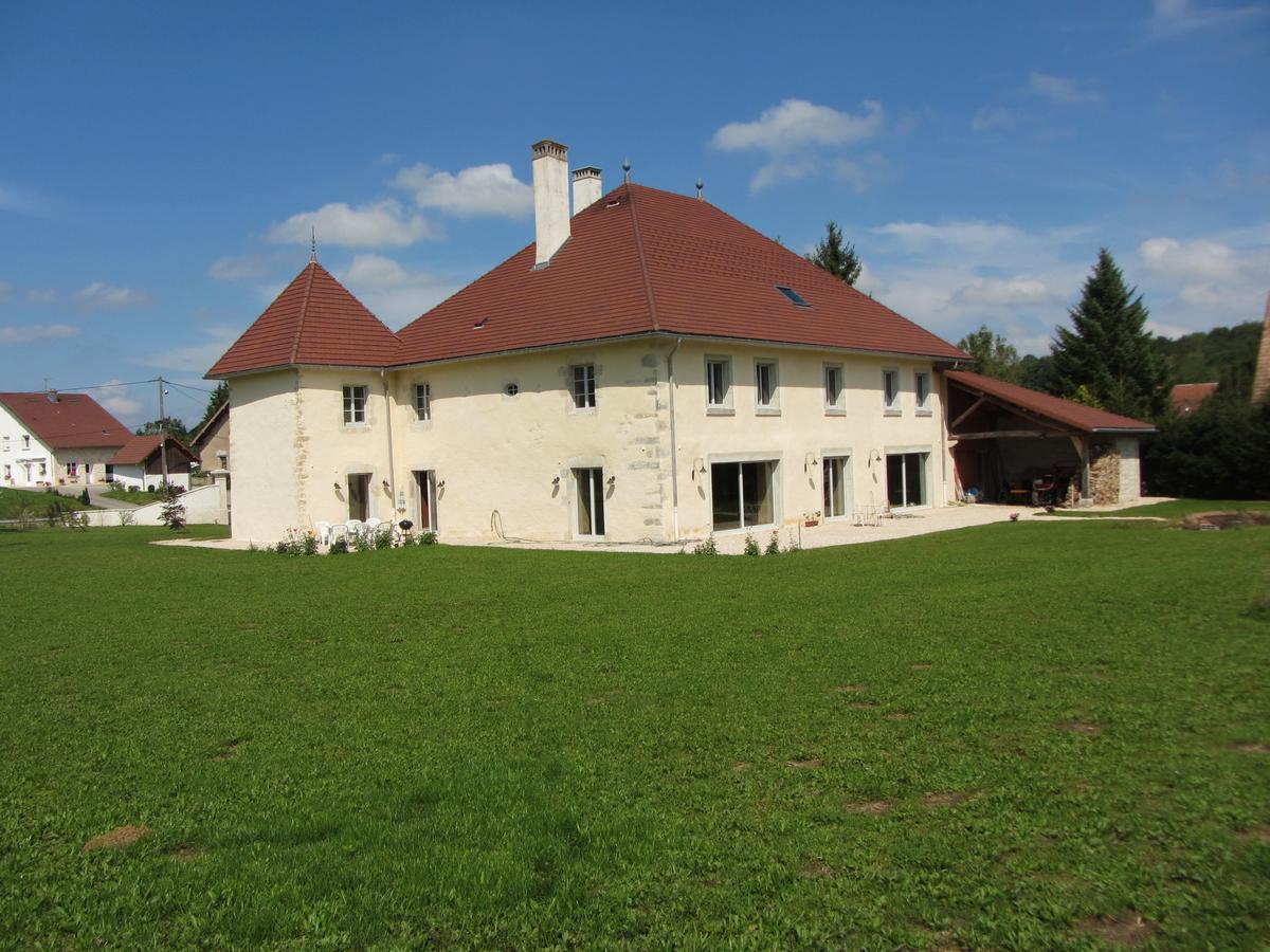 Le Relais Des Deux Tours Bed & Breakfast Brémondans Dış mekan fotoğraf