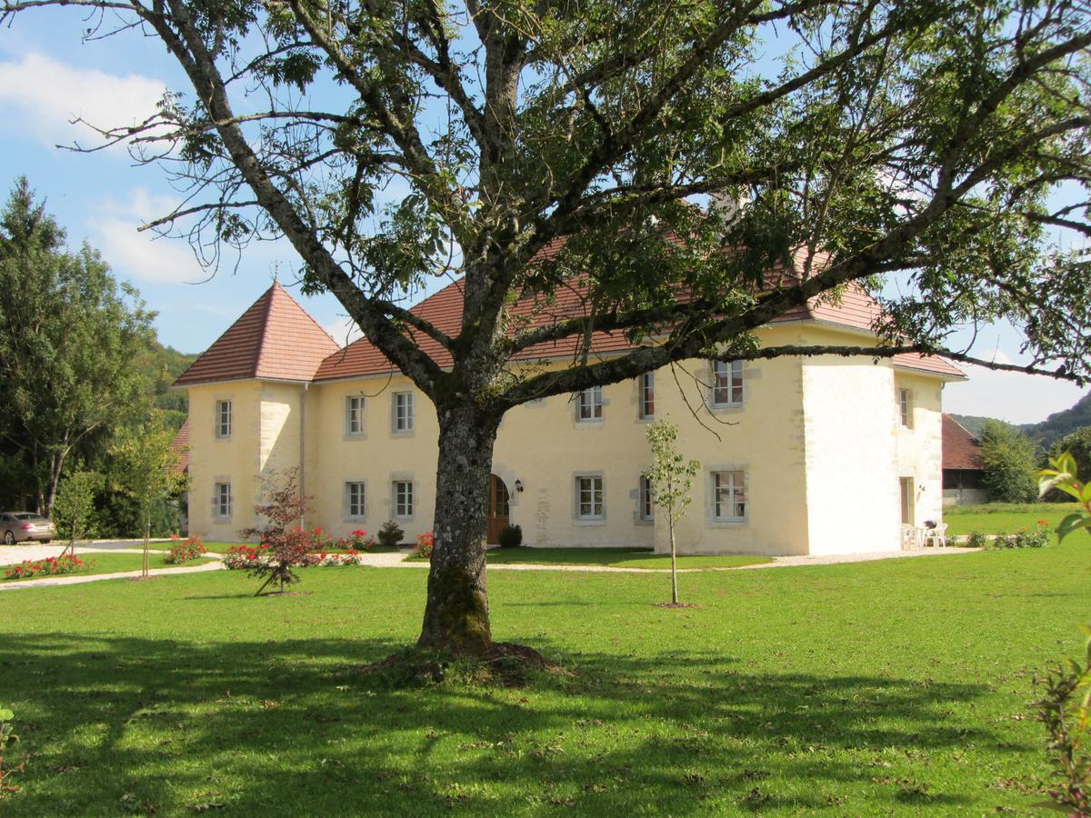 Le Relais Des Deux Tours Bed & Breakfast Brémondans Dış mekan fotoğraf