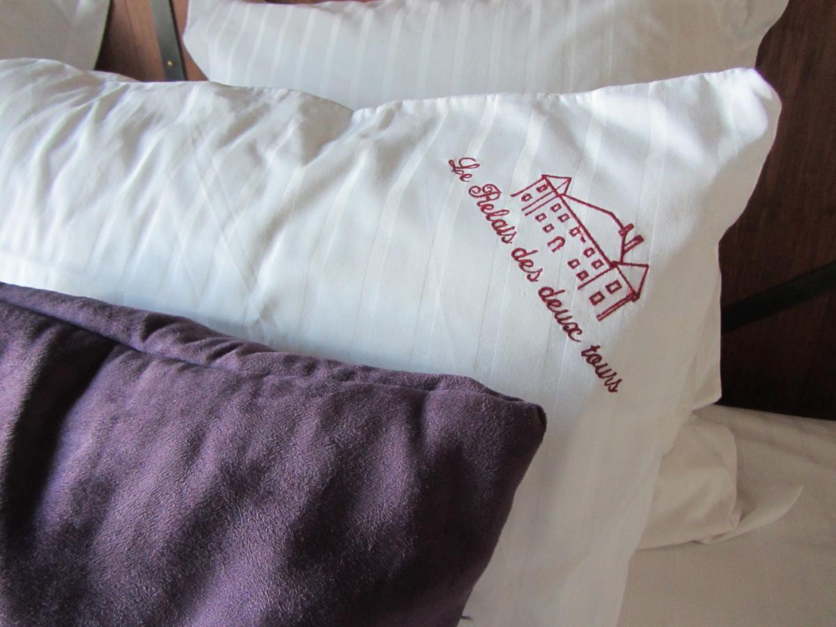 Le Relais Des Deux Tours Bed & Breakfast Brémondans Dış mekan fotoğraf