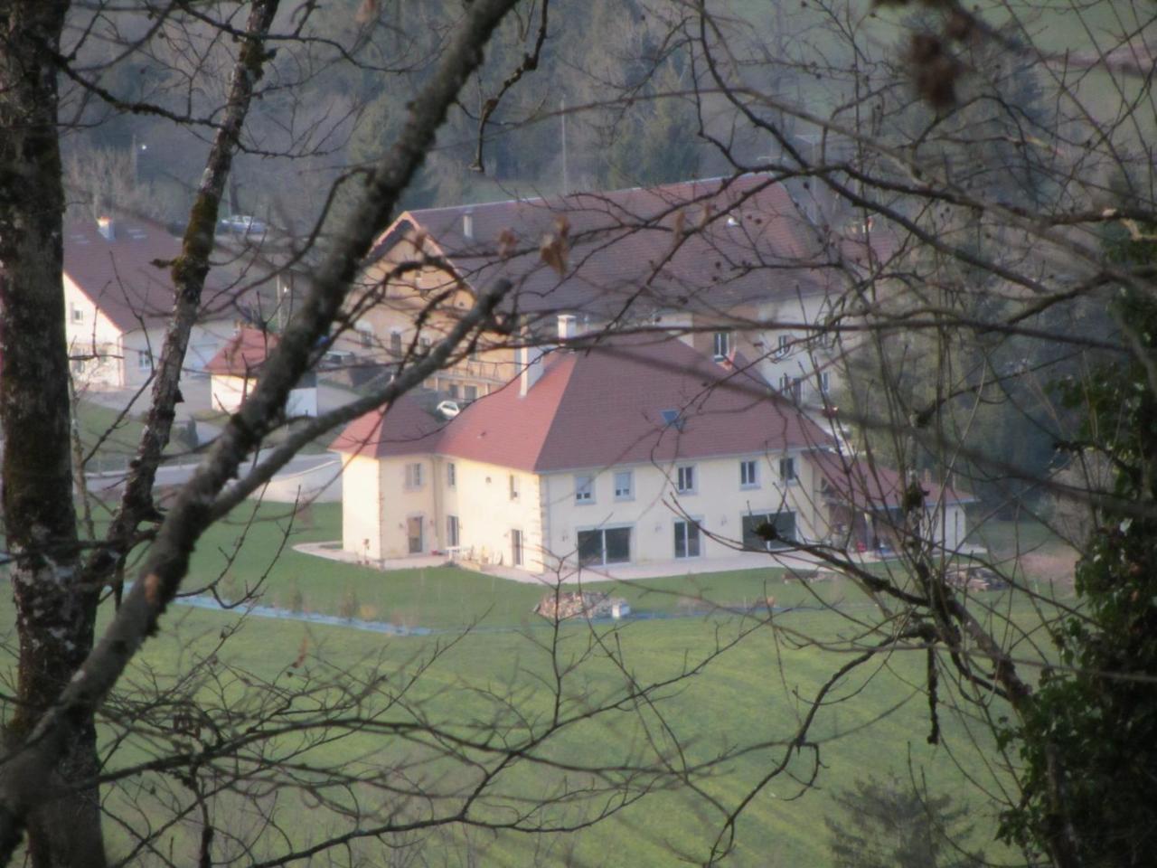 Le Relais Des Deux Tours Bed & Breakfast Brémondans Dış mekan fotoğraf
