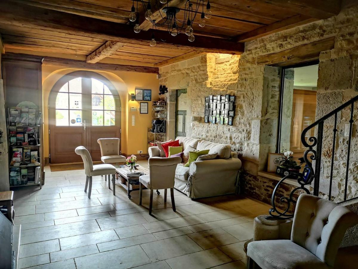 Le Relais Des Deux Tours Bed & Breakfast Brémondans Dış mekan fotoğraf