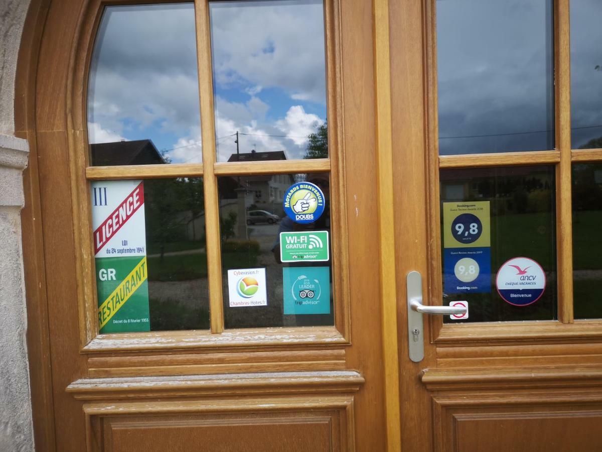 Le Relais Des Deux Tours Bed & Breakfast Brémondans Dış mekan fotoğraf
