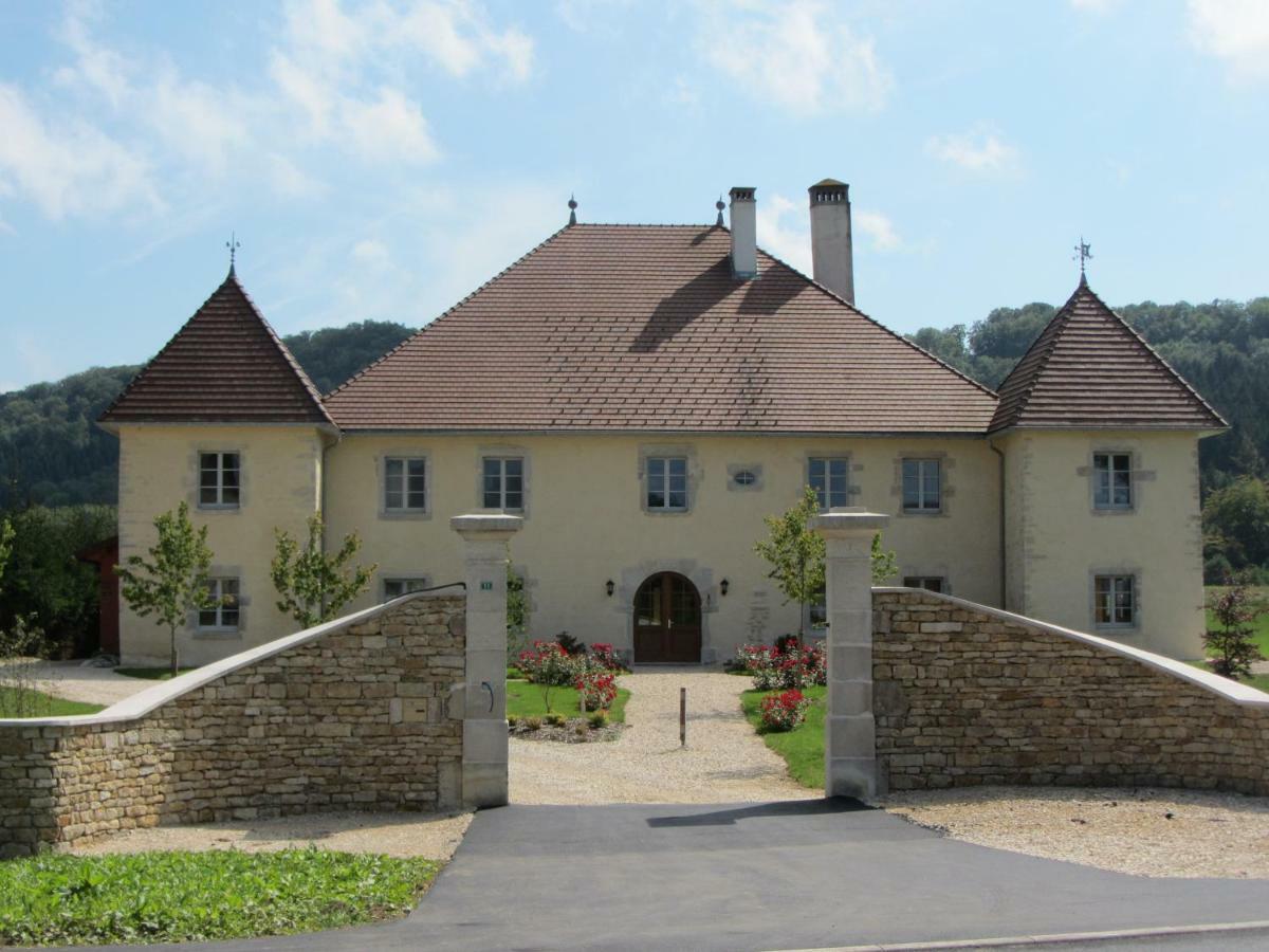 Le Relais Des Deux Tours Bed & Breakfast Brémondans Dış mekan fotoğraf